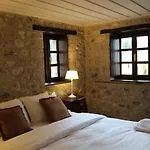 Hotel Semantron Traditional Village