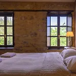 Hotel Semantron Traditional Village