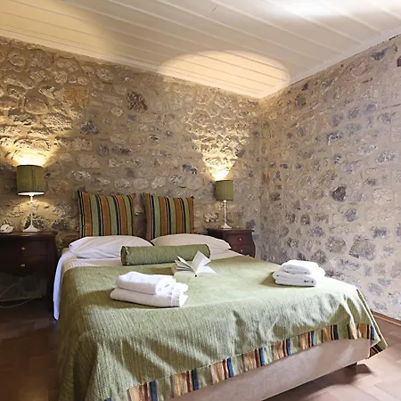 Semantron Traditional Village 4* Diakopto
