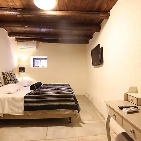 Hotel Semantron Traditional Village