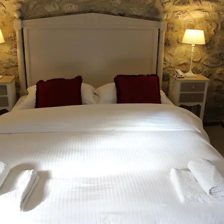 Semantron Traditional Village Hotel 4*