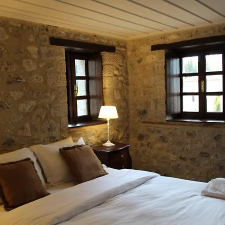 Hotel Semantron Traditional Village