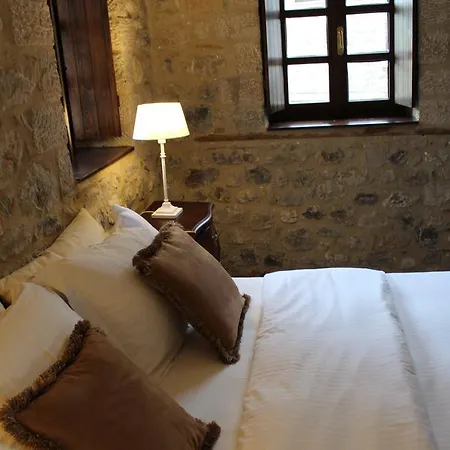 Hotel Semantron Traditional Village