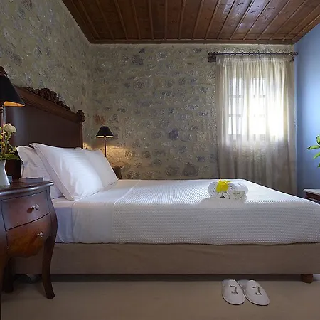 Semantron Traditional Village Hotel