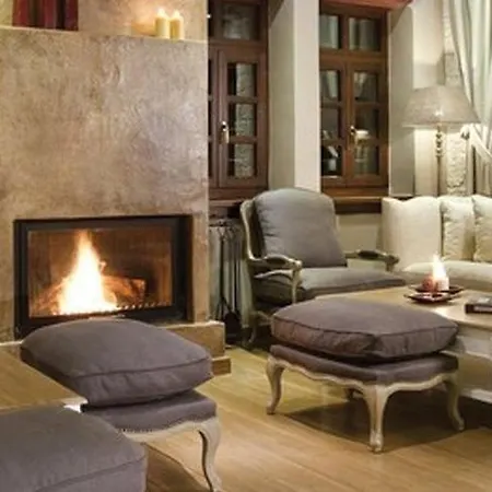 Semantron Traditional Village Hotel