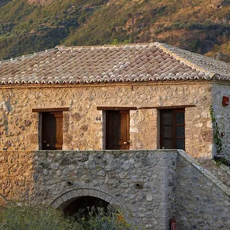 Hotel Semantron Traditional Village Diakopto
