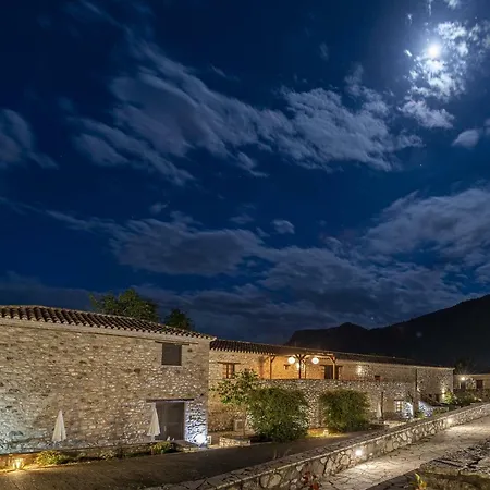 Hotell Semantron Traditional Village