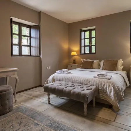 Hotel Semantron Traditional Village