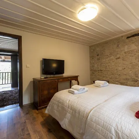 Semantron Traditional Village Hotel