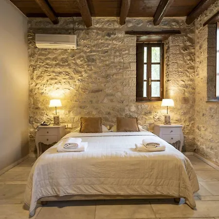 Semantron Traditional Village 4*