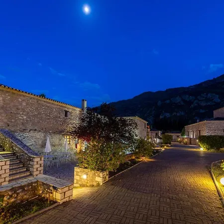 Semantron Traditional Village Hotel