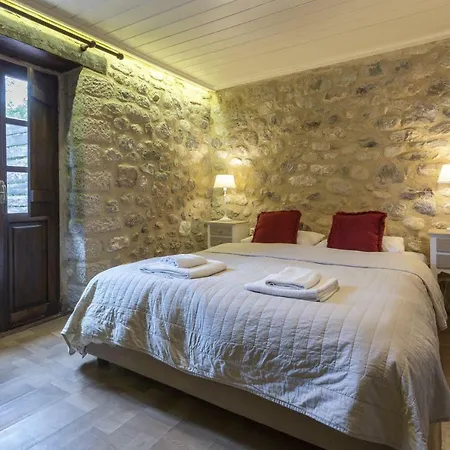 Hotel Semantron Traditional Village
