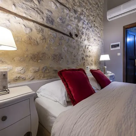 Hotel Semantron Traditional Village