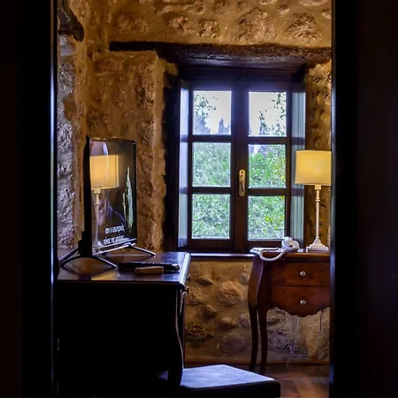 Hotel Semantron Traditional Village
