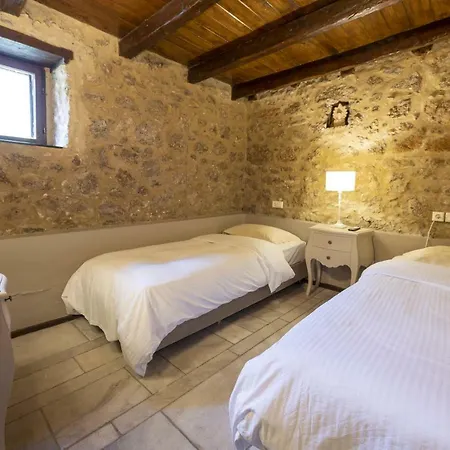 Semantron Traditional Village Hotel