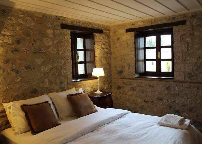 Hotel Semantron Traditional Village