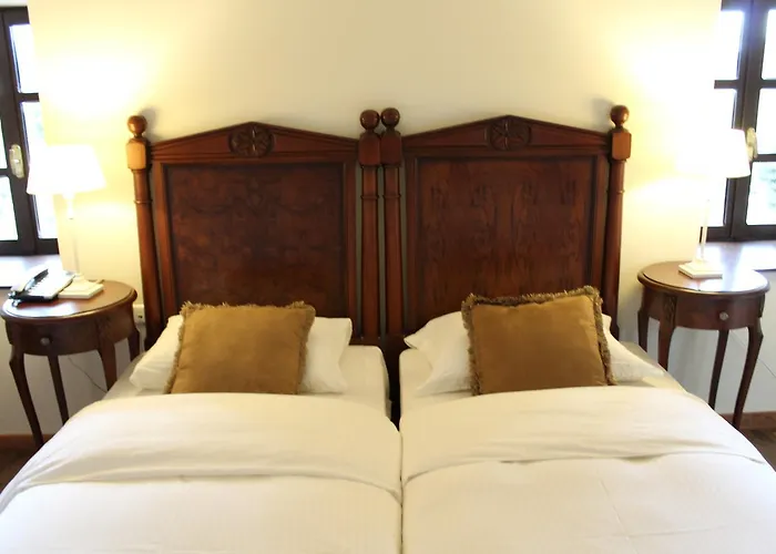 Semantron Traditional Village Hotel