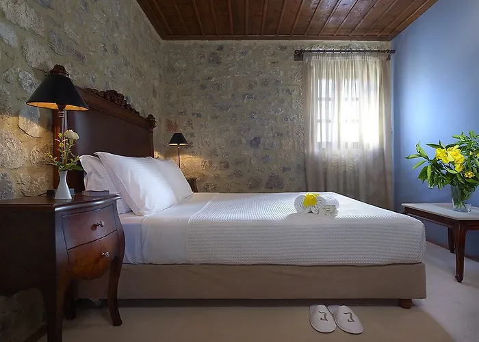 Semantron Traditional Village Hotel