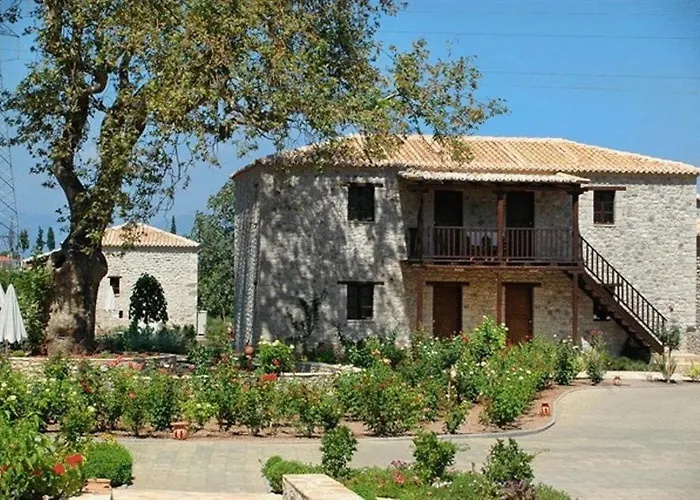 Semantron Traditional Village Hotel