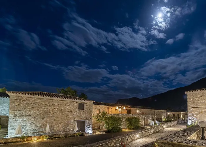 Hotel Semantron Traditional Village