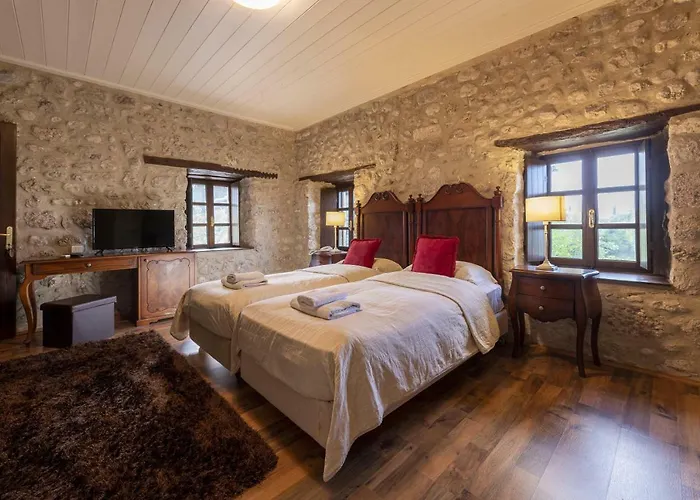 Semantron Traditional Village Hotel