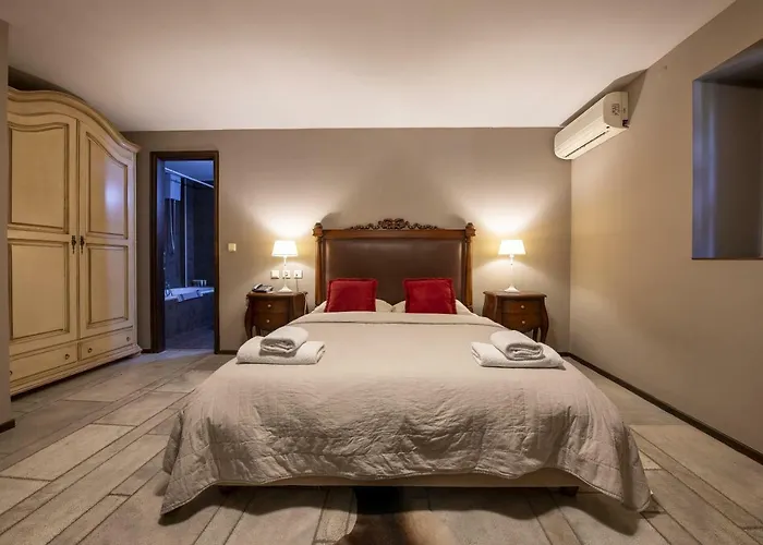 Hotel Semantron Traditional Village