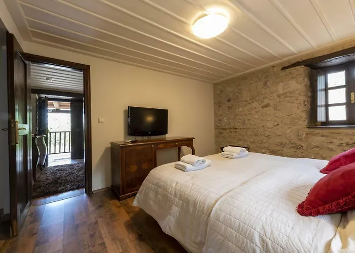 Semantron Traditional Village Hotel