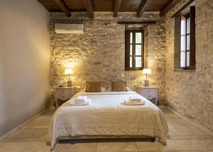 Semantron Traditional Village 4*