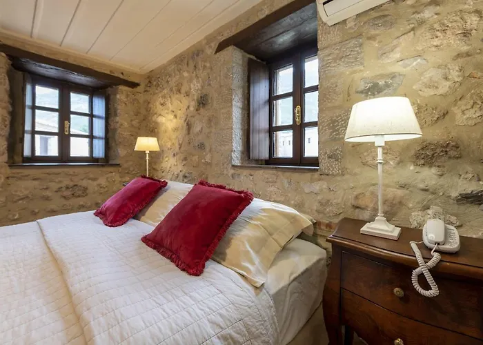 Semantron Traditional Village Hotel 4*