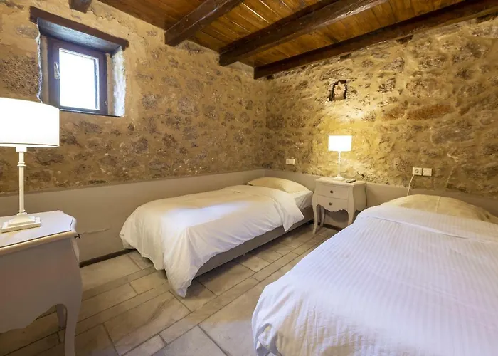 Semantron Traditional Village Hotel